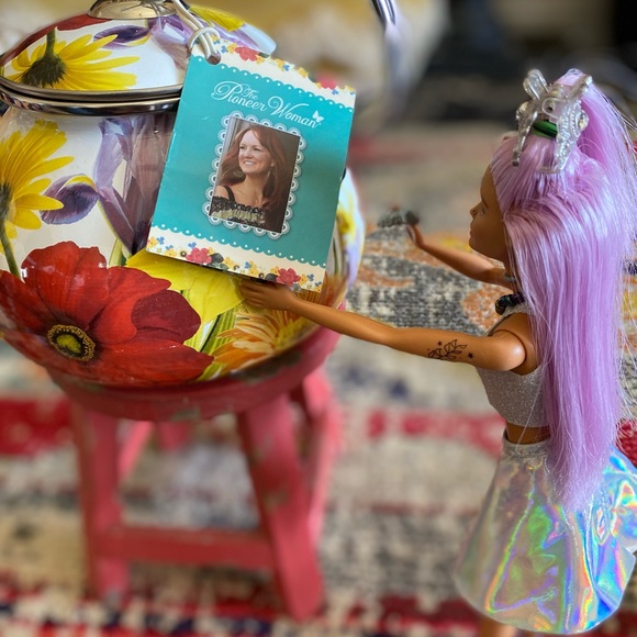 Pioneer Woman Flower Garden Tea Kettle 2.3 qt NWT never used - Picture 4 of 12